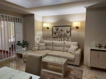 Apartement Park Royale 2 BR Fully Furnished, Minimalis