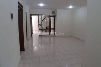 Disewakan Di Singgasana Raya Mekar Wangi 3 Kamar Tidur