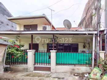 Rumah di Peneleh, Pusat Kota Surabaya