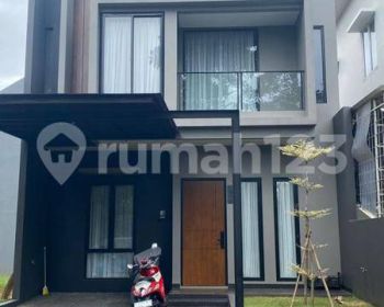 RUMAH DELATINOS BSD BANGUNAN 2 LANTAI KONDISI BAGUS SIAP HUNI