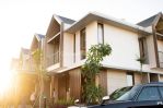 thumbnail-rumah-2-lantai-summarecon-mutiara-makassar-hunian-mewah-1