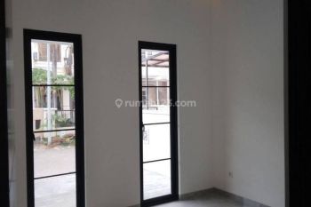 Rumah Baru Gress di Pakuwon City Surabaya dgn Smart Lock System