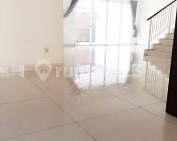 Disewakan Rumah Siap Huni Cluster Palm Spring Hadap Utara, Jakarta Garden City,