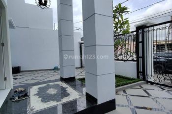 Dijual Rumah di
Komplek Perumahan Abadi Duren Sawit Jakarta