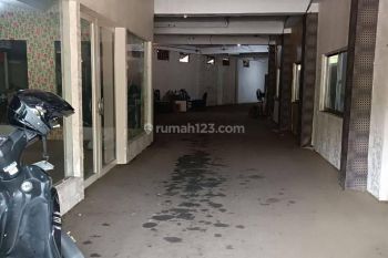 Gudang / Tempat Usaha Luas dan Strategis di Cempaka Putih Jakarta Pusat