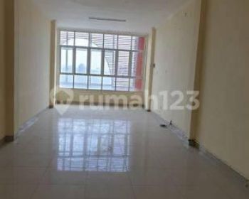 Disewakan Ruko Kalimalang di pinggir jalan cocok untuk kantor, bimbel dan usaha