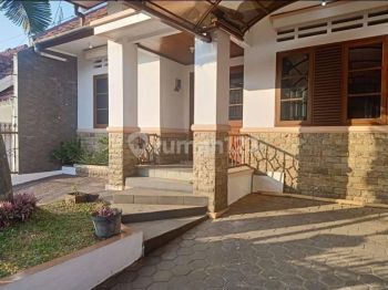 Disewakan rumah terawat diPondok Hijau lokasi strategis