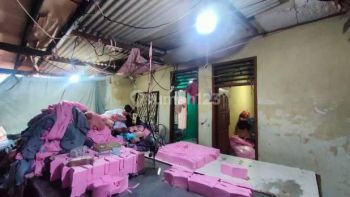 Dijual rumah murah harus renovasu  dikomplek barata