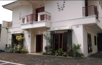 Rumah Dijual di *Jl.Mulyasari* (belakang Hotel Aston Pasteur) cocok untuk usaha