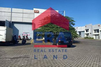 di Gudang Kl Biz Malang , Malang