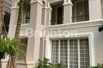 Town house garden mansion