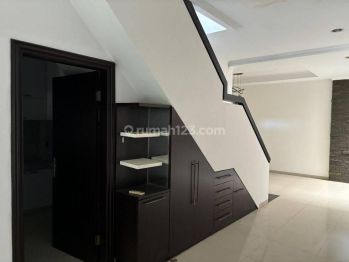 Dijual Rumah Baru Renovasi di Puri Indah 10x20 SHM Unfurnish