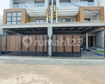 Rumah 3 Lantai Tenang Asri Strategis Tengah Kota Dekat Kuningan