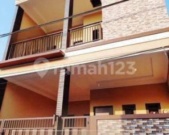 Rumah baru 2 lantai strategis di Poris Indah