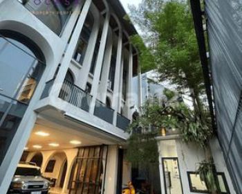 Gedung Kantor Tulodong Exclusive Cakep Super Mewah