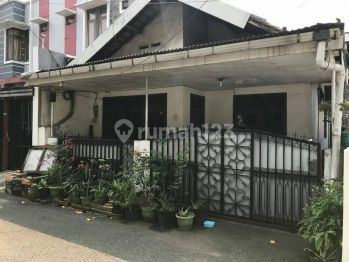 Rumah Hitung Tanah Dekat Al Azhar di Rawamangun