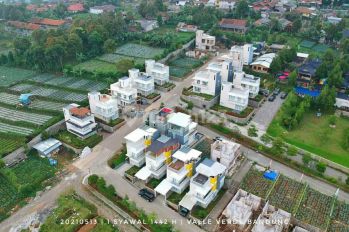 Rumah Berkabut view pegunungan dekat wisata Lembang SHM Nyaman