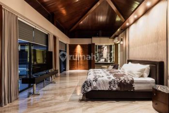 RUMAH MEWAh MINIMALIS MODERN GRAHA FAMILI