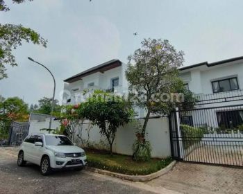 Rumah New Clasic Exclusive Ada Lift Plus Kolam Renang Sentul City