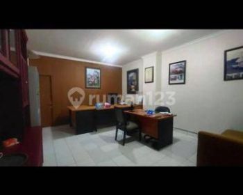 Dijual ruko 3 lantai di Mutiara Taman Palem