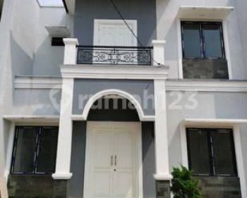 Cluster Exclusive Design  Clasic Strategis di Jatiwaringin