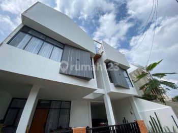 RUMAH + KOLAM RENANG di Lembang Setiabudi Ledeng Pondok Hijau Cipaku