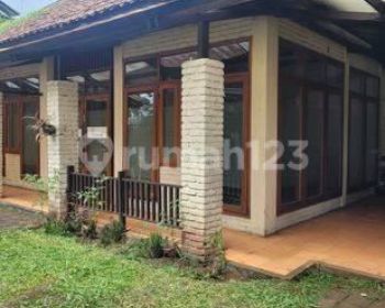 Rumah Luas Ada Paviliun Sayap Cipaganti Coblong Bandung