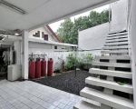 thumbnail-rumah-kolonial-belanda-1-lantai-jalan-lebar-9