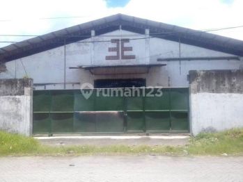 Dijual Gudang Row Jalan Lebar Strategis Dekat Tol Margomulyo