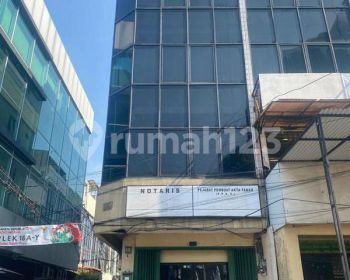 Dijual  Ruko Furnished Hook 5 Lantai di Jl Raden Saleh, Cikini