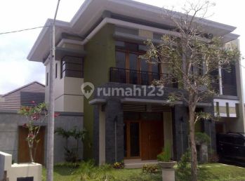 Disewakan Rumah modern dalam perum one gate di Jl.palagan