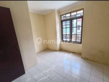 Rumah disewakan di Permata taman palem, Jakarta Barat