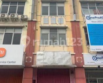 RUKO 3 LANTAI SIAP PAKAI LOKASI DEKAT MALL GADING SERPONG
