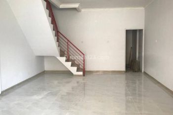 Ruko di Boulevard Hijau , Bekasi 137 m Bagus