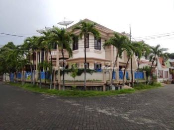 Rumah Hook 2 Lantai di Kertajaya Indah Tengah Surabaya Timur