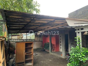 Rumah di pusat kota sayap jalan gurame dan pungkur cocok buat kantor atau rumah
