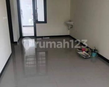 Rumah Nyaman Siap Huni di Taman Kopo Indah 2 Tki