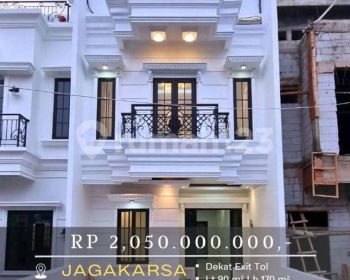 Rumah mewah SHM di Jln kahfi 2 konsep classic modern