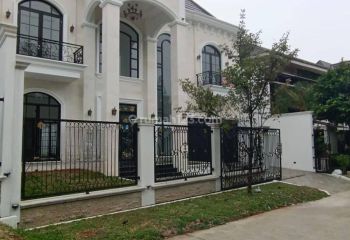 Rumah Mewah Dengan Kolam Renang Sentul City, Bogor