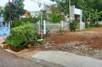 Tanah Sekaran Gunungpati Depan Gerbang Utama Unnes