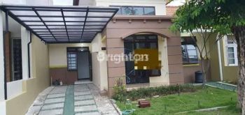 RUMAH VILLA TAMAN TELAGA