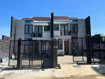 DI JUAL RUMAH LAPIS LAZULI RASA VILLA di Setiabudi Regency Bandung 2 Lantai