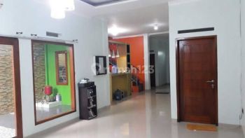 Rumah Nyaman 2 Lantai di Cijawura , Sayap Soekarno Hatta