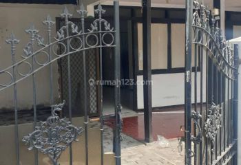 Disewakan Rumah Semolowaru Indah 25 Juta Pertahun