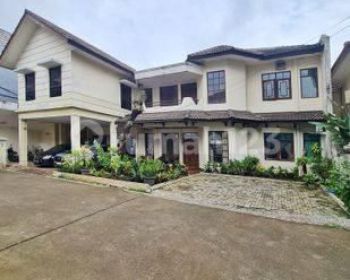 Town House Dengan Prvae Pool Andara Jakara Selatan