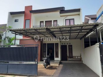 Rumah 2 Lantai Semi Furnished di Kencana Loka, Bsd Tangerang