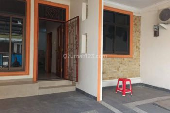 Rumah Rapi , Strategis di Cengkir Barat, Kelapa Gading