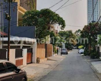 Hot deal Turun harga Rumah lama Kebayoran Baru