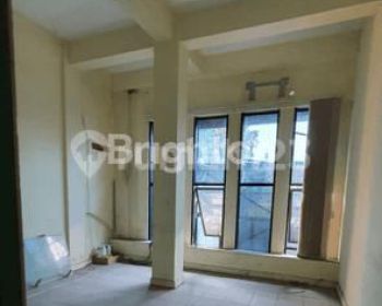 RUKO 3.5 LANTAI MODEL HOOK COCOK UNTUK KANTOR, KLINIK, RESTAURANT ATAU TEMPAT