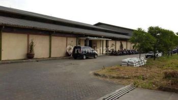 Dijual Ruang Usaha Hitung Tanah Mainroad Soekarno Hatta